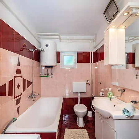 Casa vacanze Spacious Joy With Pool And Playground, Suhovare Policnik