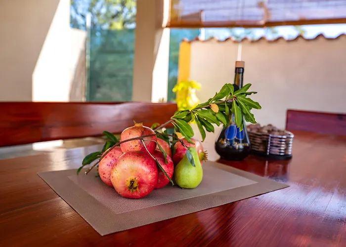 Spacious Joy With Pool And Playground, Suhovare Semesterbostad *